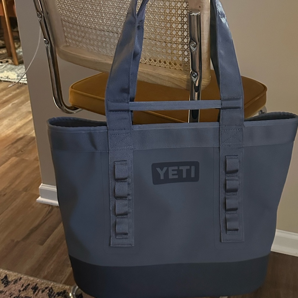 YETI 35 CARRYALL TOTE BAG